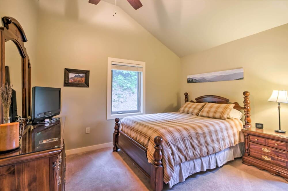 Mountain View Boone Home Close to Blue Ridge Pkwy!