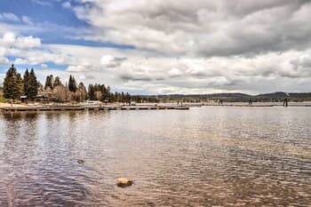 Stunning Getaway in the Heart of Downtown Mccall