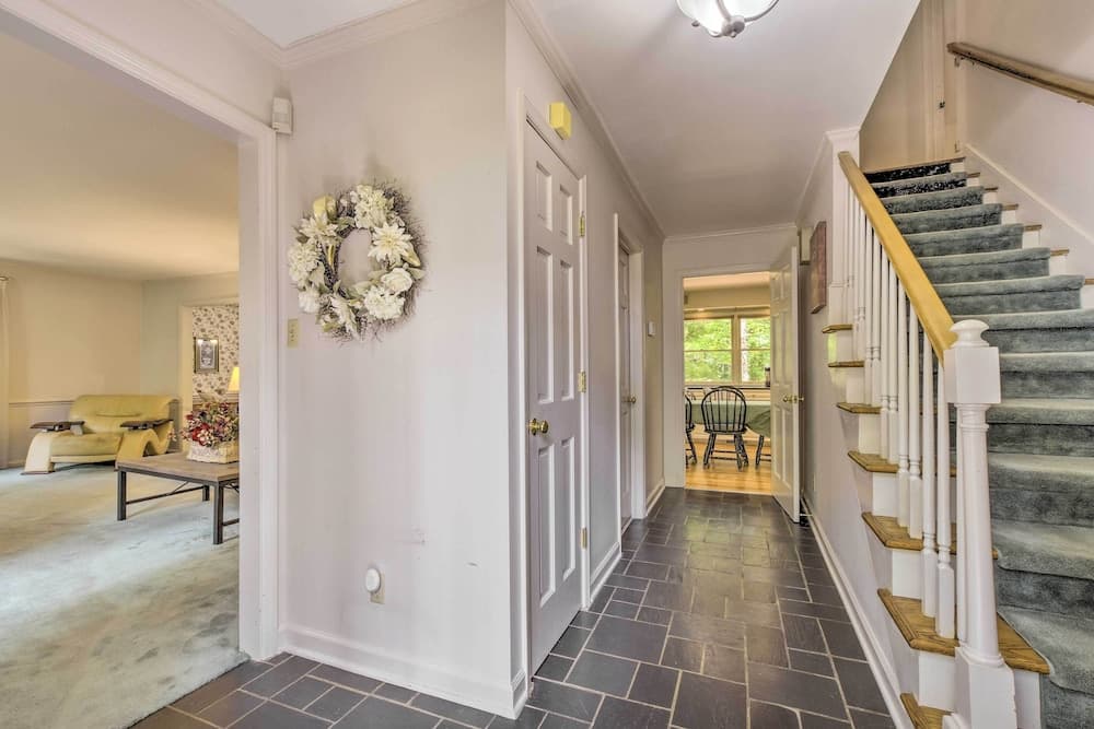 Peaceful Durham Retreat on Pond With Huge Deck!