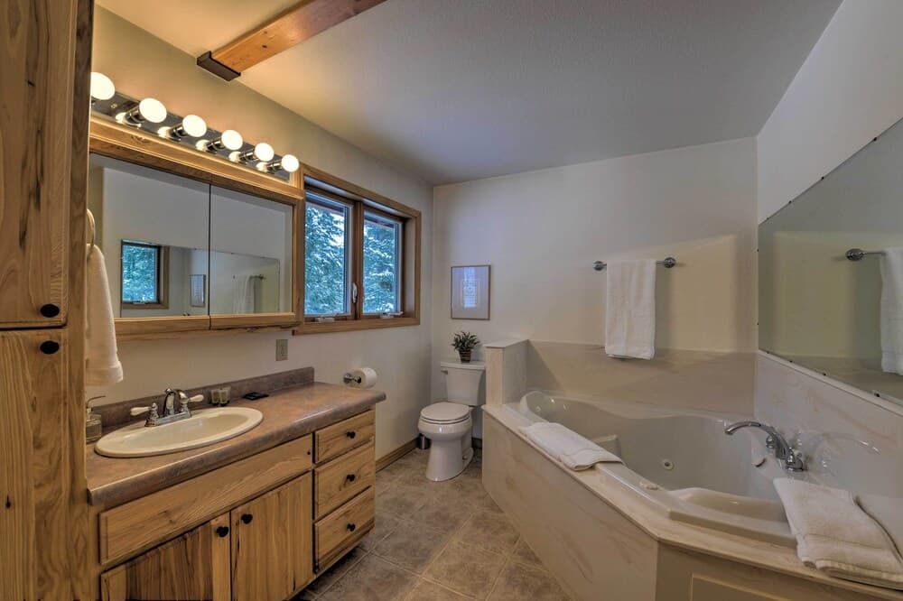 'wild Huckleberry Cabin' in Alpine: Fire Pit, Deck