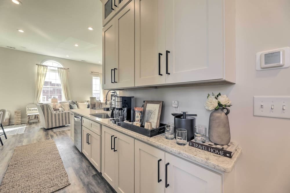 The Beaufort Flat Near Downtown & Waterfront!