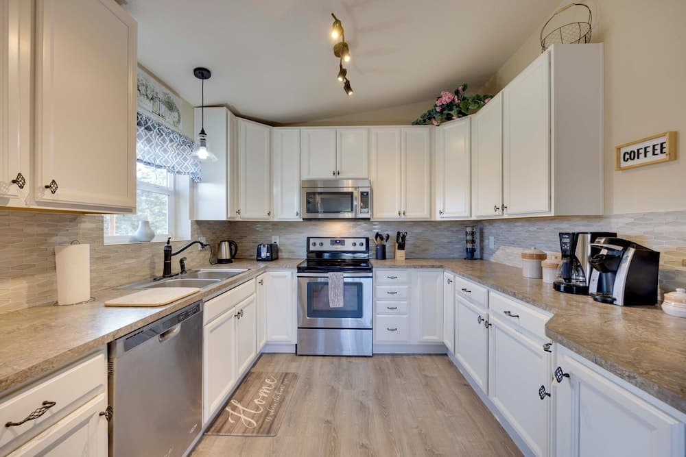 Comforting Woodland Park Home w/ Fire Pit!