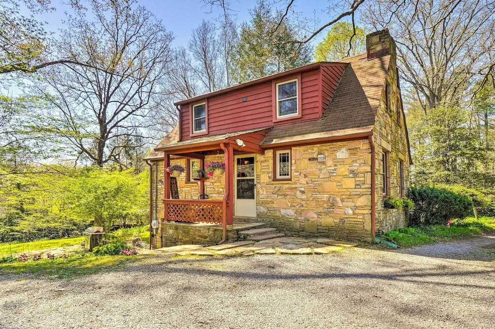 Dreamy Homestead Escape: Patio, Ranch On-site