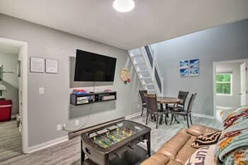 Family-friendly Apt w/ Mtn View: Hike & Ski!