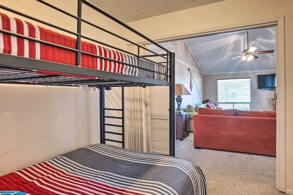 Lakefront Livingston Home w/ Grill & Views!