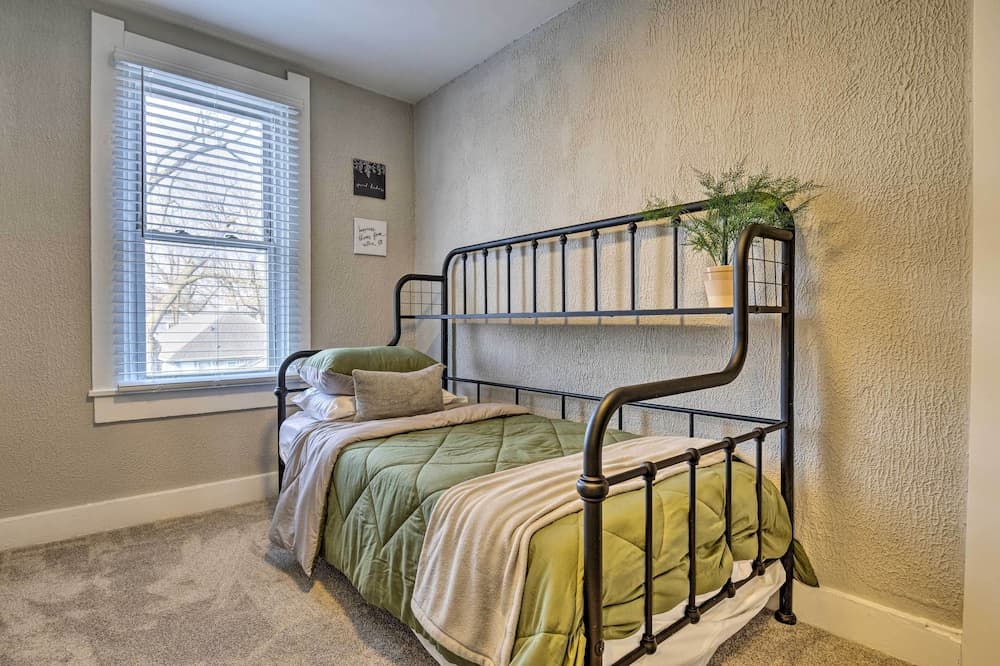 Indianapolis Home ~ 1 Mi to Fountain Square