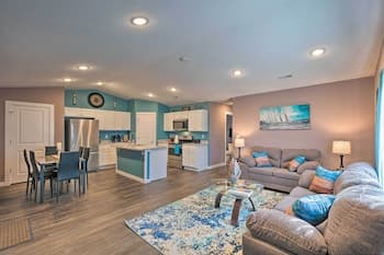 'park City on the Water' Townhome w/ Patio!