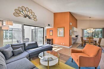 Mid-century Mod Palm Springs Home w/ Patio!