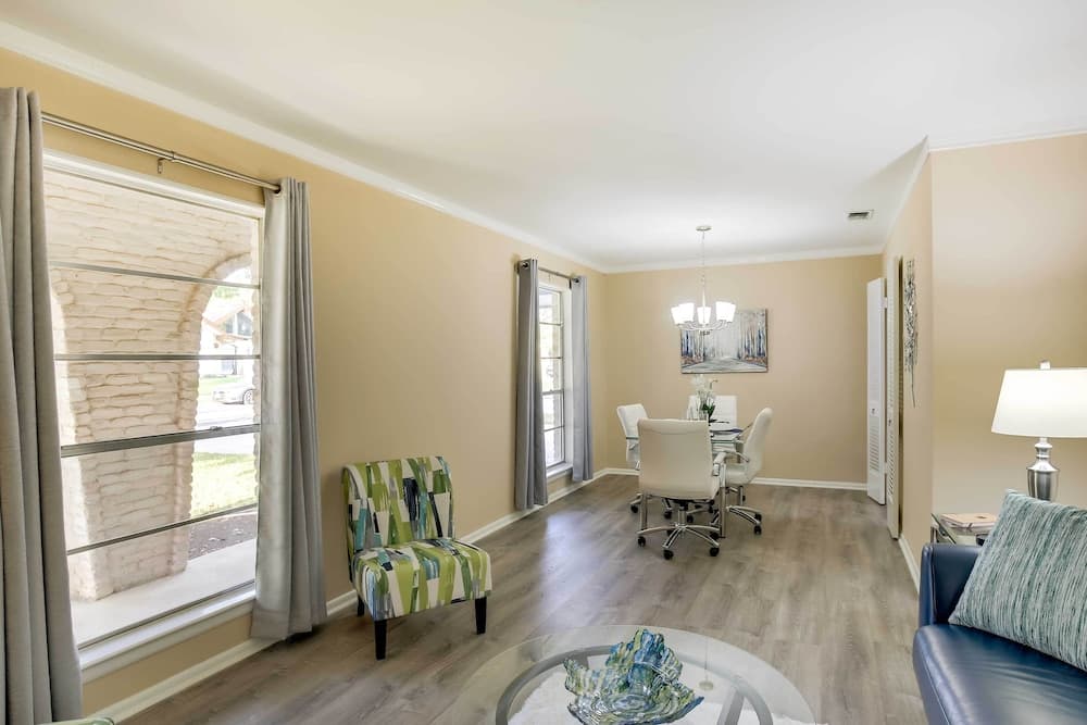 San Antonio Home: Near Nature, Parks & Trails