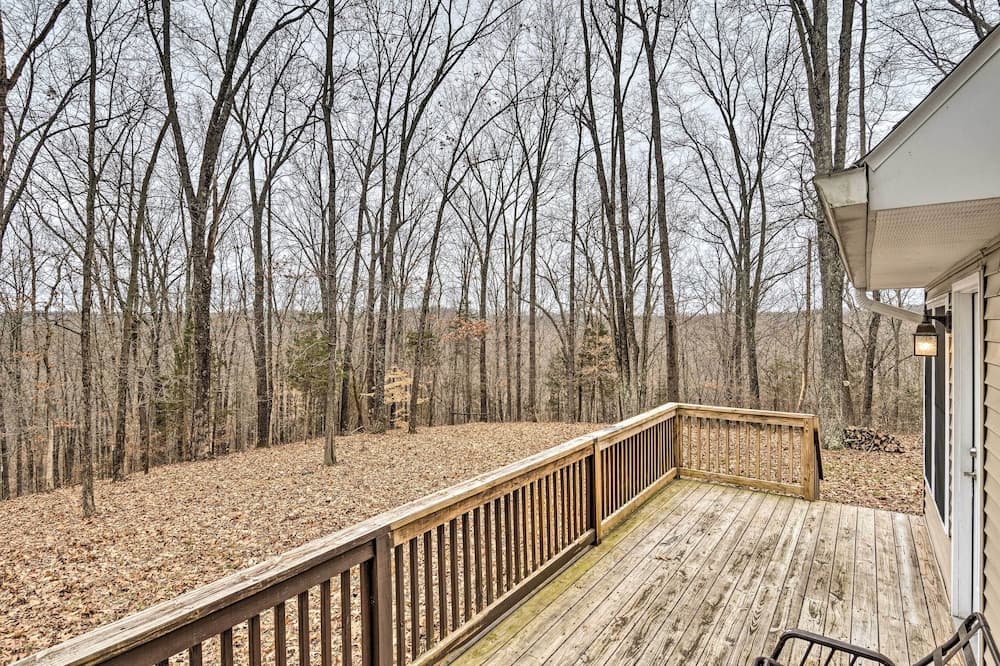Serene Bloomington Home: Deck & Forest Views