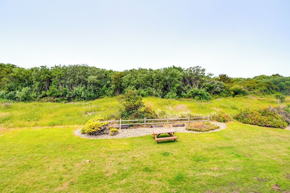 Walk to the Beach: Ocean Shores Condo!