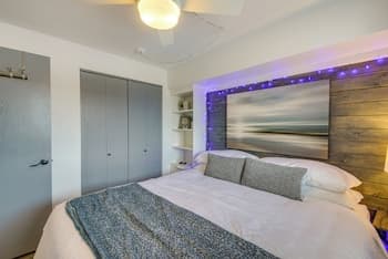 Ocean Shores Condo: Walk to the Beach!