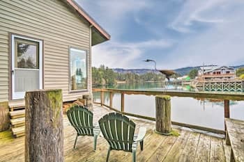 Serene Seldovia Cabin w/ Deck, Grill & Views!