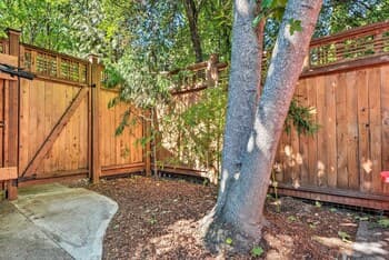 Warm & Inviting Ashland Cottage < Half-mile to SOU