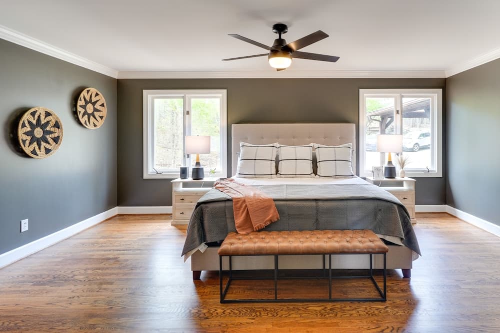 Spacious Waterfront Hyco Lake Retreat w/ Dock!