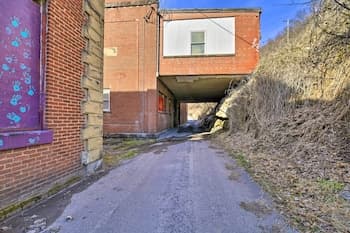 Unique Suite in Refurbished WV Schoolhouse!