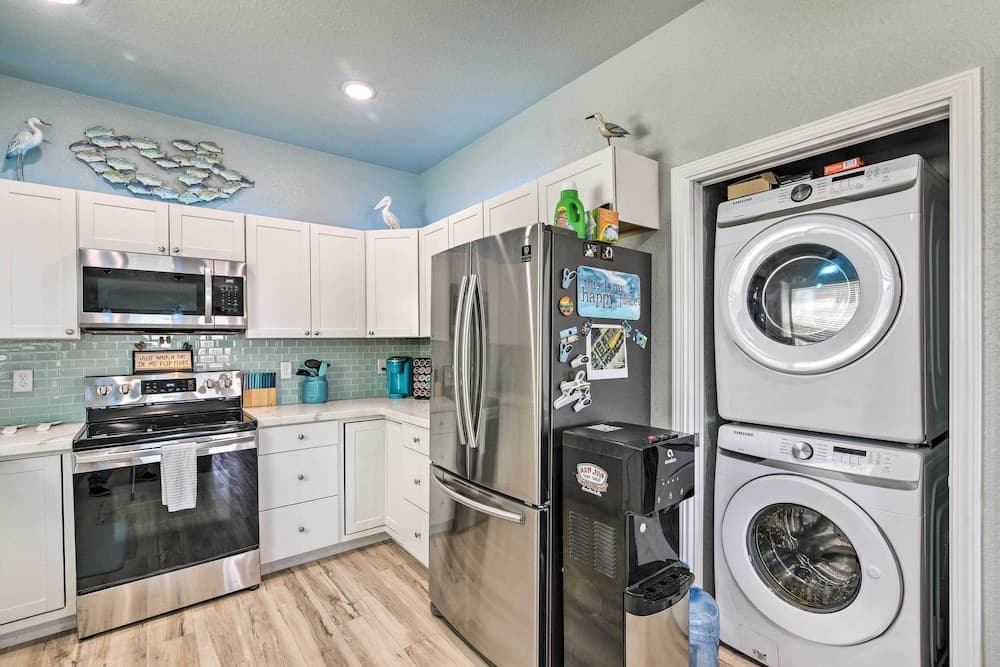 Pet-friendly Surfside Beach Home w/ Ocean Views!