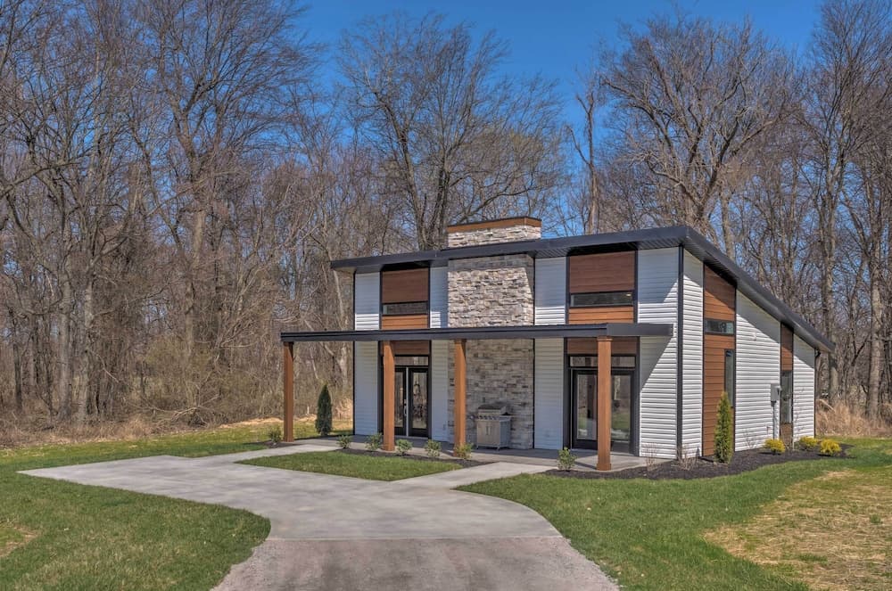 Upscale & Quiet Paducah Retreat on 15 Acres!