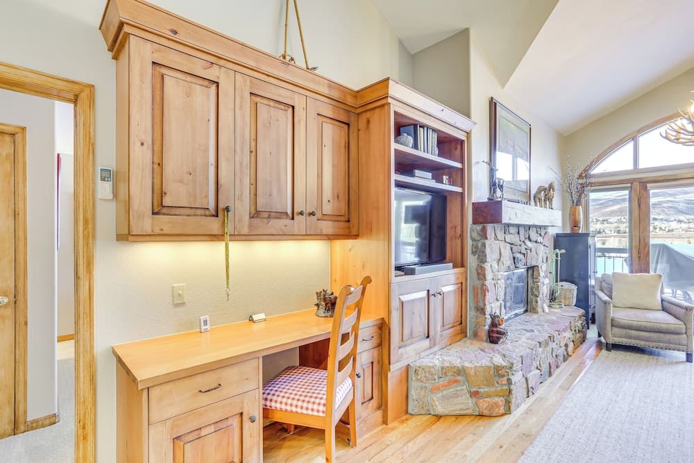 Seasons Lodge at Arrowhead: Beaver Creek Condo!