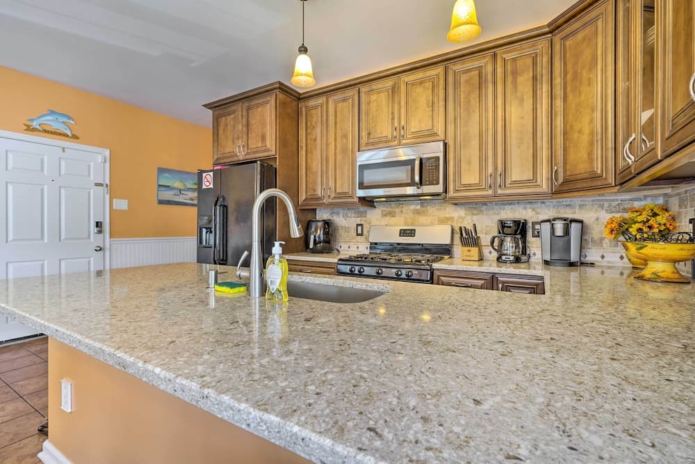 Breezy Wildwood Condo ~ 2 Blocks to Beach!