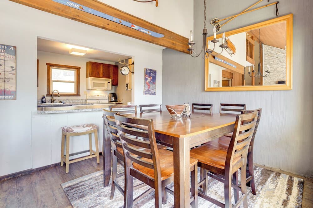 Charming Townhome - Walk to Greek Peak Mountain!