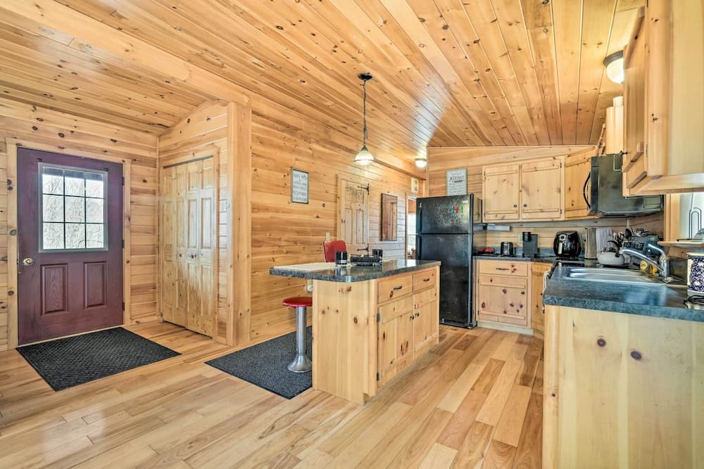Cozy Cabin in Parsons: Hike, Fish & Explore!