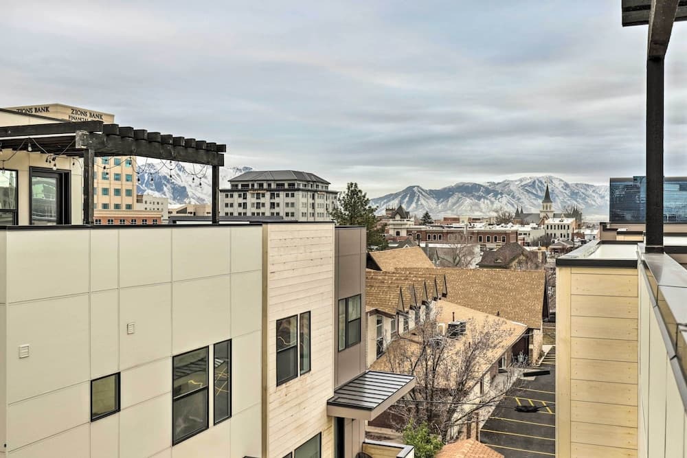3-story Provo Townhome: 1 Mi to Byu!