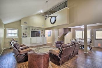 Family Retreat ~ 1 Mi to Hill Country Mile!