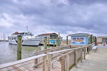 Gulfport Home w/ Deck & Grill, Walk to Beach!