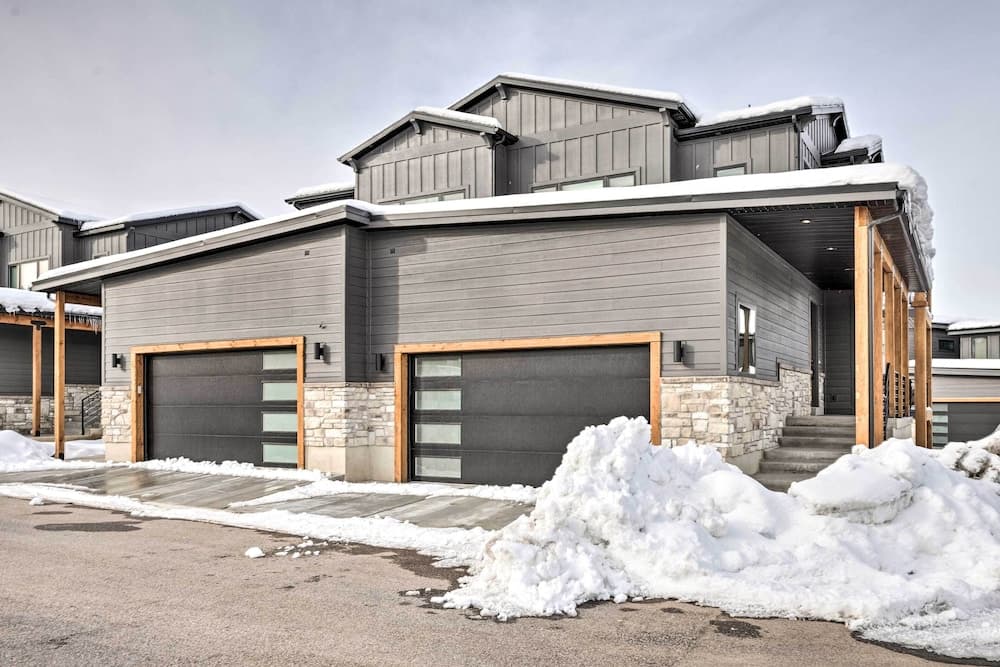 Mountain-view Townhome Near Powder Mountain!