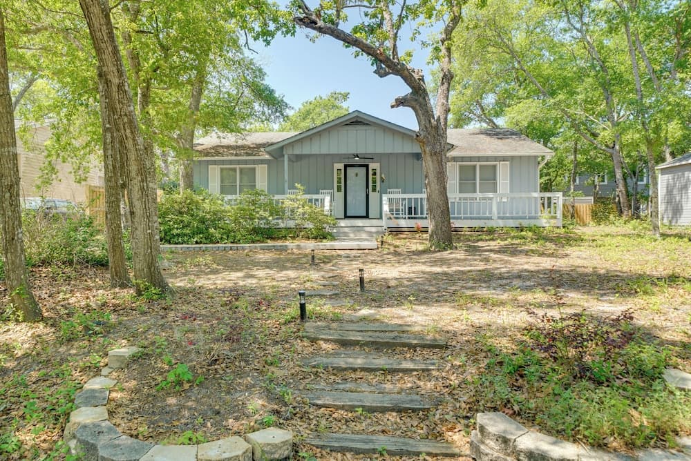 Oak Island Home w/ Spacious Backyard & Porch