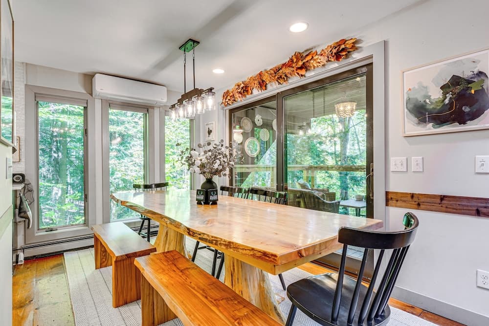 Vermont Mountain Retreat: The Antler House