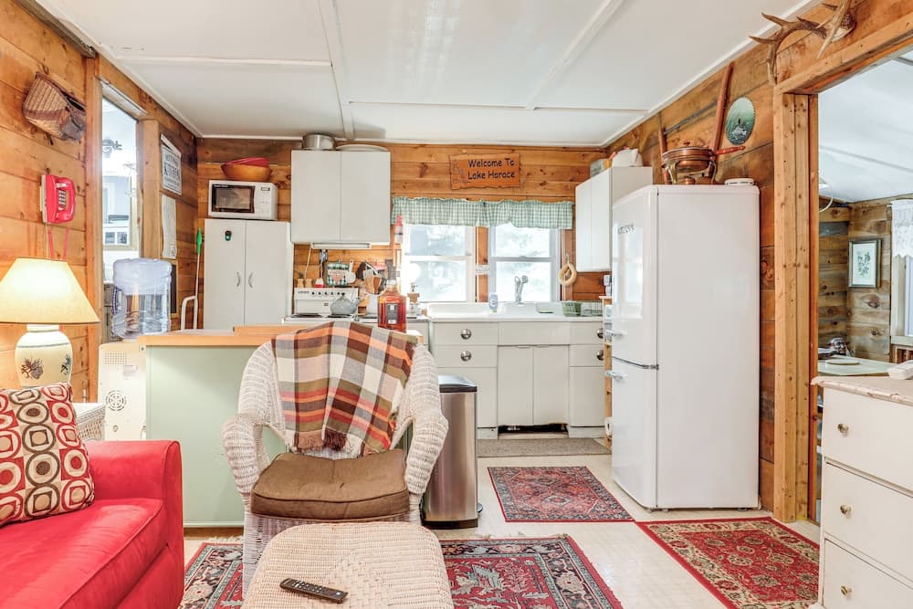 Rustic Waterfront Cottage w/ Fire Pit & Kayaks