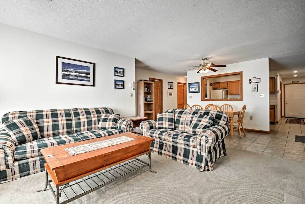 Bartlett Condo w/ Mountain Views Near Ski Resorts!