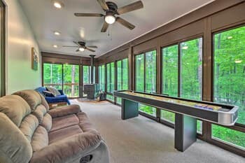 Gorgeous Chalet w/ Deck, Fire Pit & Sunroom!