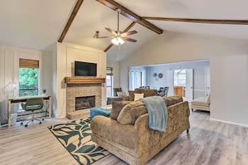 Cozy Plano Home w/ Patio < 5 Mi to Downtown!