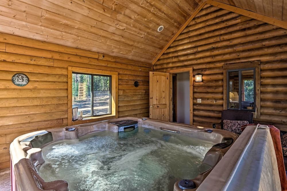 Expansive Alma Cabin w/ Hot Tub & Mountain Views!