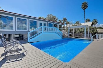 Home w/ Deck & Dock on San Jacinto River!