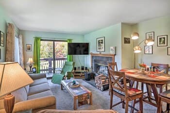 Comfortable Dover Apartment: Walk to Mt Snow!