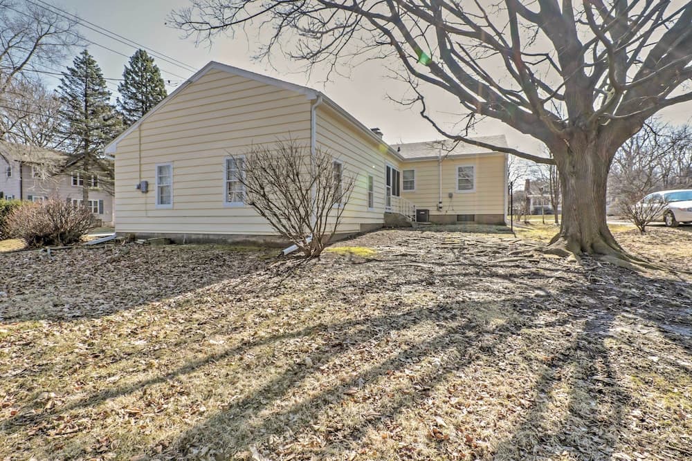 Williams Bay Retreat: Walk to Lake Geneva & Town!