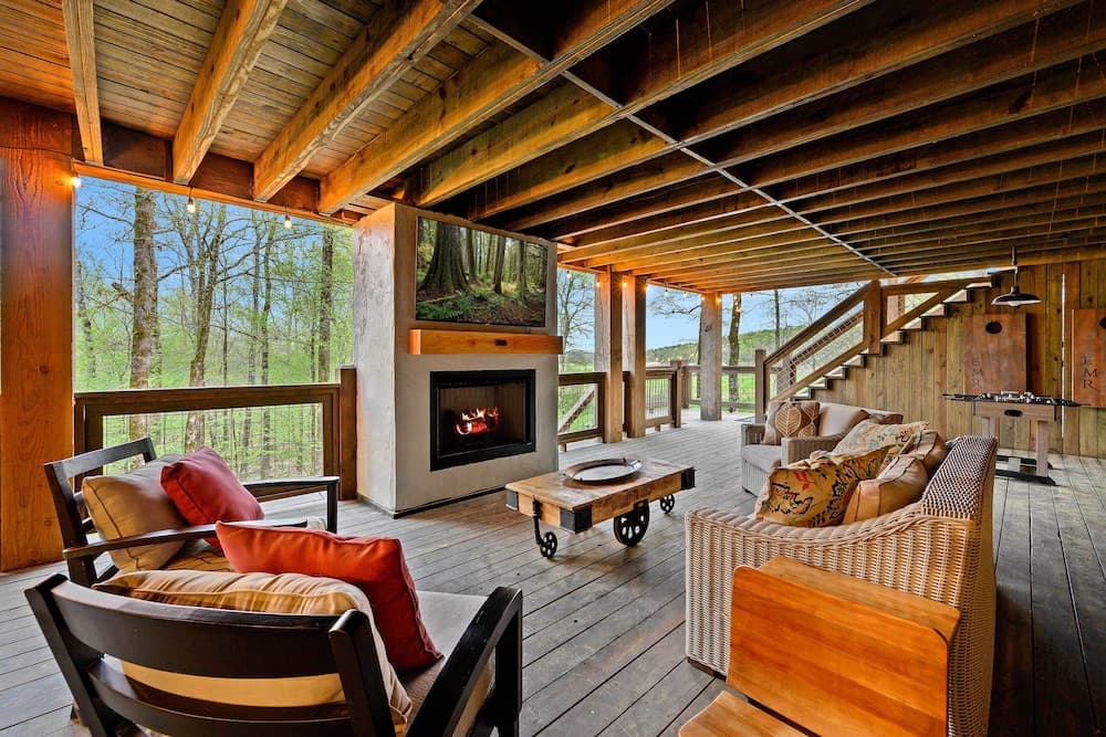 Secluded Creekside Cabin w/ Hot Tub & Fire Pit!