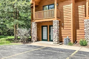 Idyllic Townhome 0.5 Mi to Starved Rock State Park
