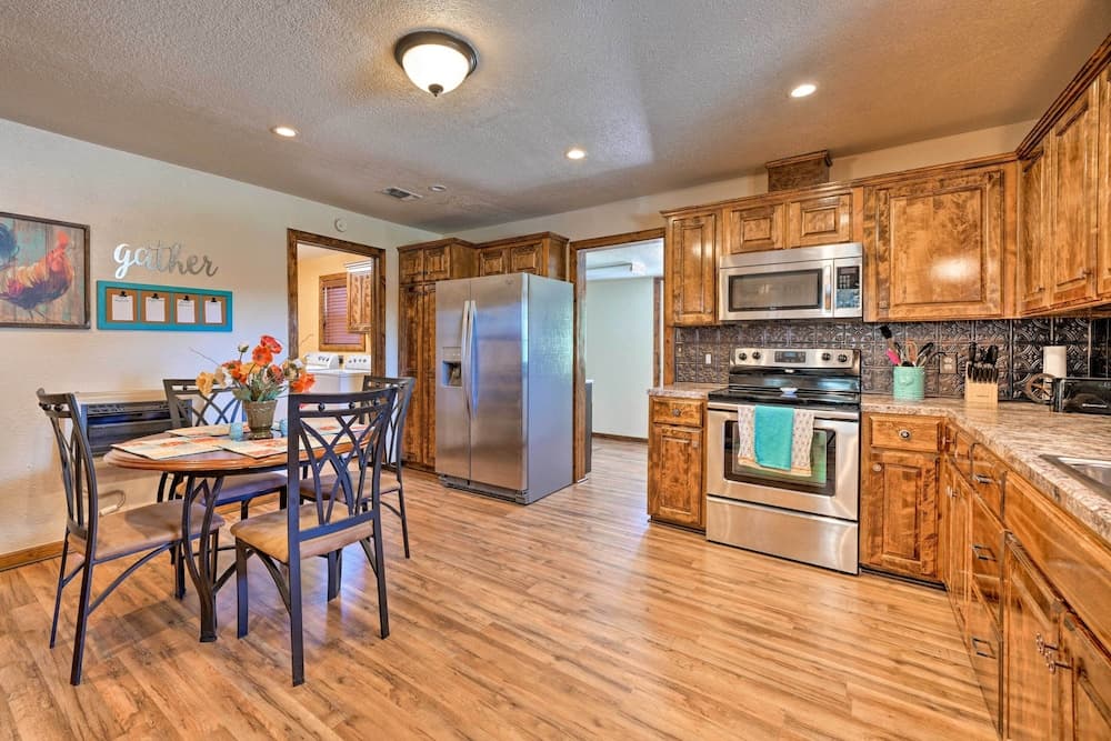 Mcalester Cottage w/ 30 Private Acres & Ponds!