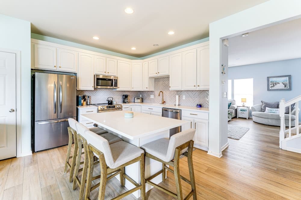 Bikes, Kayaks, Pool: Getaway 3 Mi to Bethany Beach