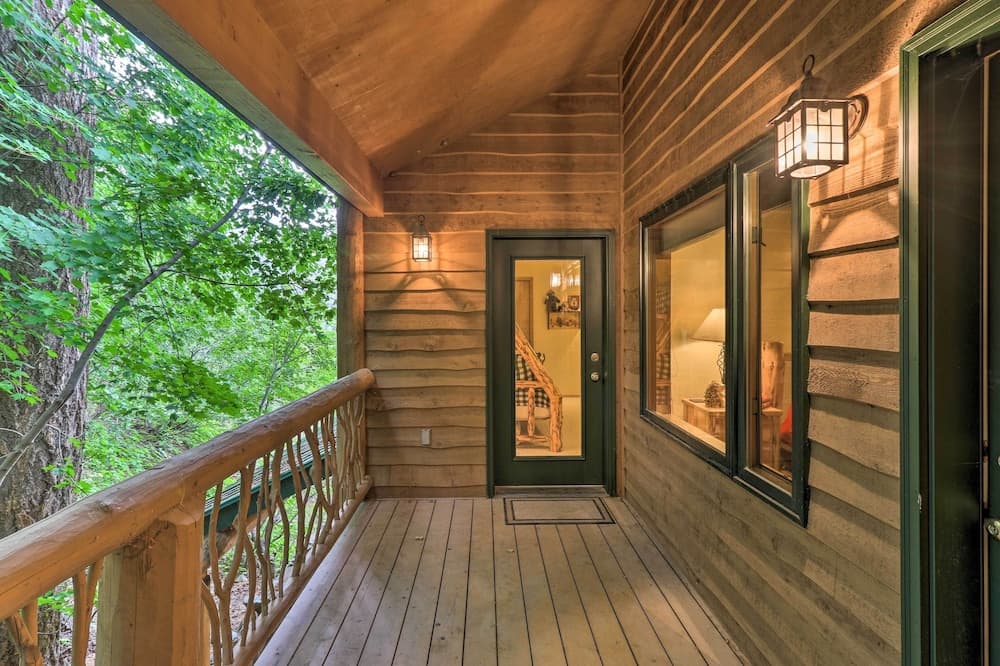 Rustic Home on Whitefish Mountain, Near Ski Run!