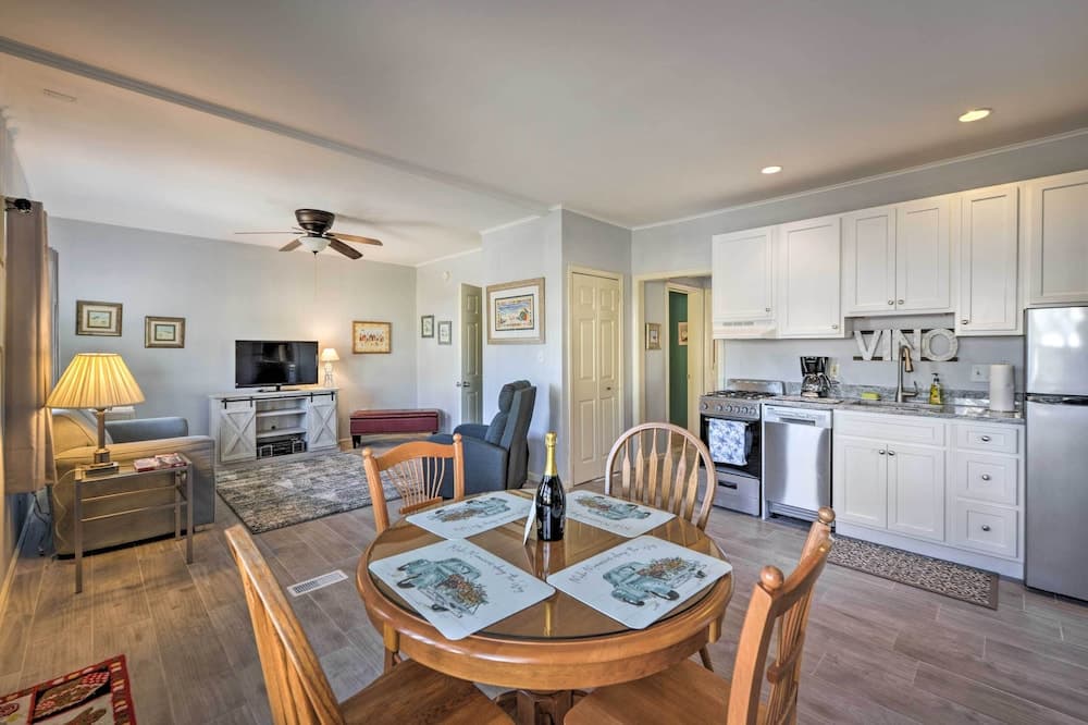 Serene West Cape May Getaway: Walk to Beach!