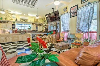 Retro Bay St Louis Studio ~ 4 Mi to Beach!