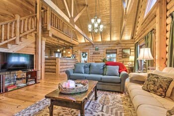 Superb Linville Mountain Cabin w/ Wraparound Decks