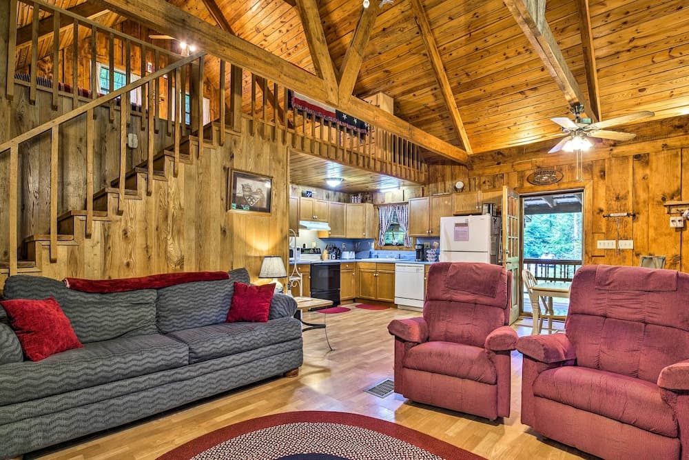 Tellico Plains Cabin - 5 Acres, Backyard Creek!