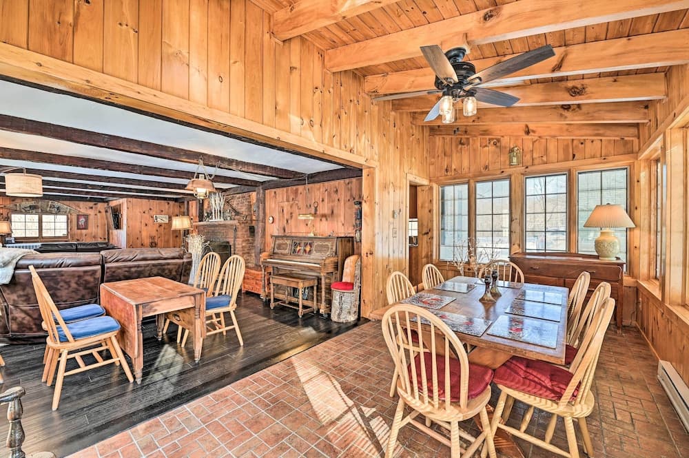 All Year-round Retreat Near Windham Mountain
